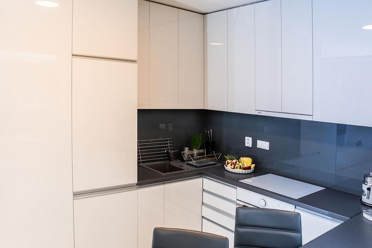 Apartment,Private Parking, Balcony, Smart Check In 班斯卡-比斯特里察 外观 照片